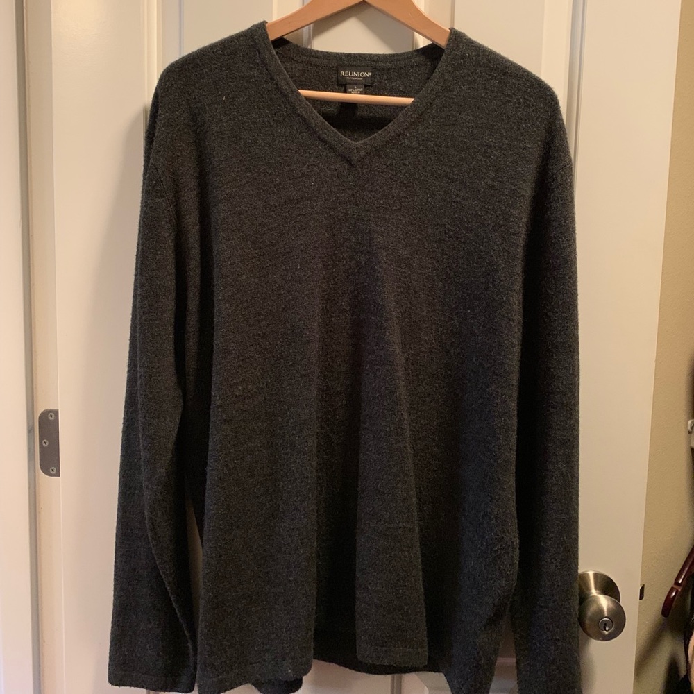 Perfect men’s fall/winter sweater!